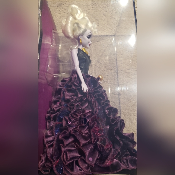 Disney Store Villains Designer Collection URSULA Doll - Picture 9 of 11